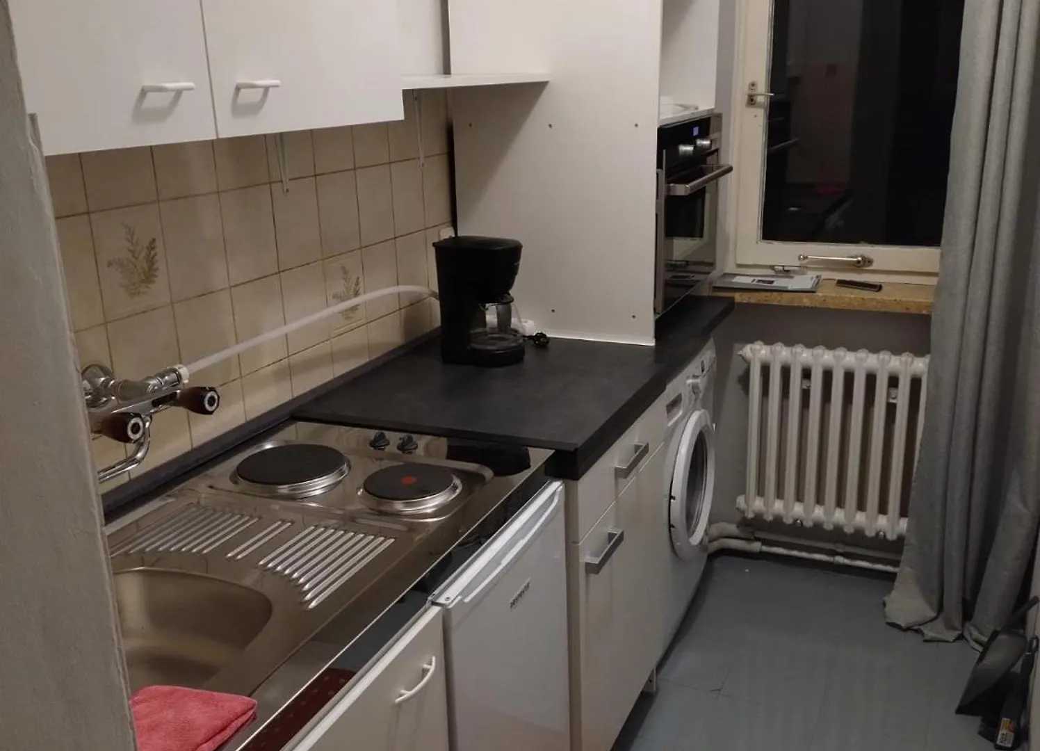 K3 Rg, Zentrale Lage, Schoene 2 Zimmer, Voll Ausgestattet! Mnichov Německo